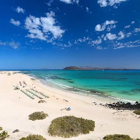Villa With Pool And Private Access To The Corralejo