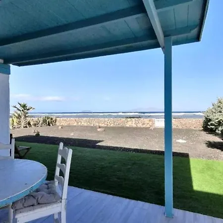 With Pool And Private Access To The Villa Corralejo